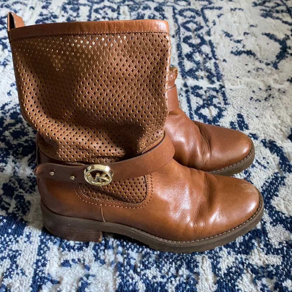 Michael Kors calf high boots in tan size 5